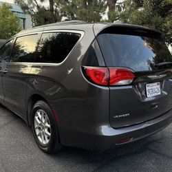 2021 Chrysler Voyager