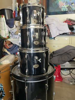 Tama Rockstar Drumset