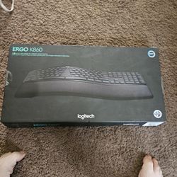 Logitech ERGO K860 Wireless Ergonomic Keyboard-Split Keyboard, Wrist Rest-BLACK