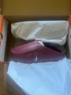 Nike mind pink smoke size 11W / 9.5 men