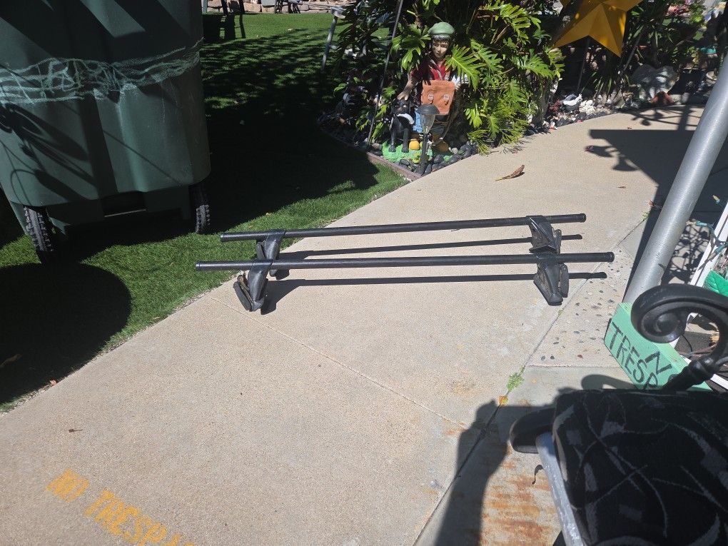 Yakima Roof Rack Mounting Crossbars