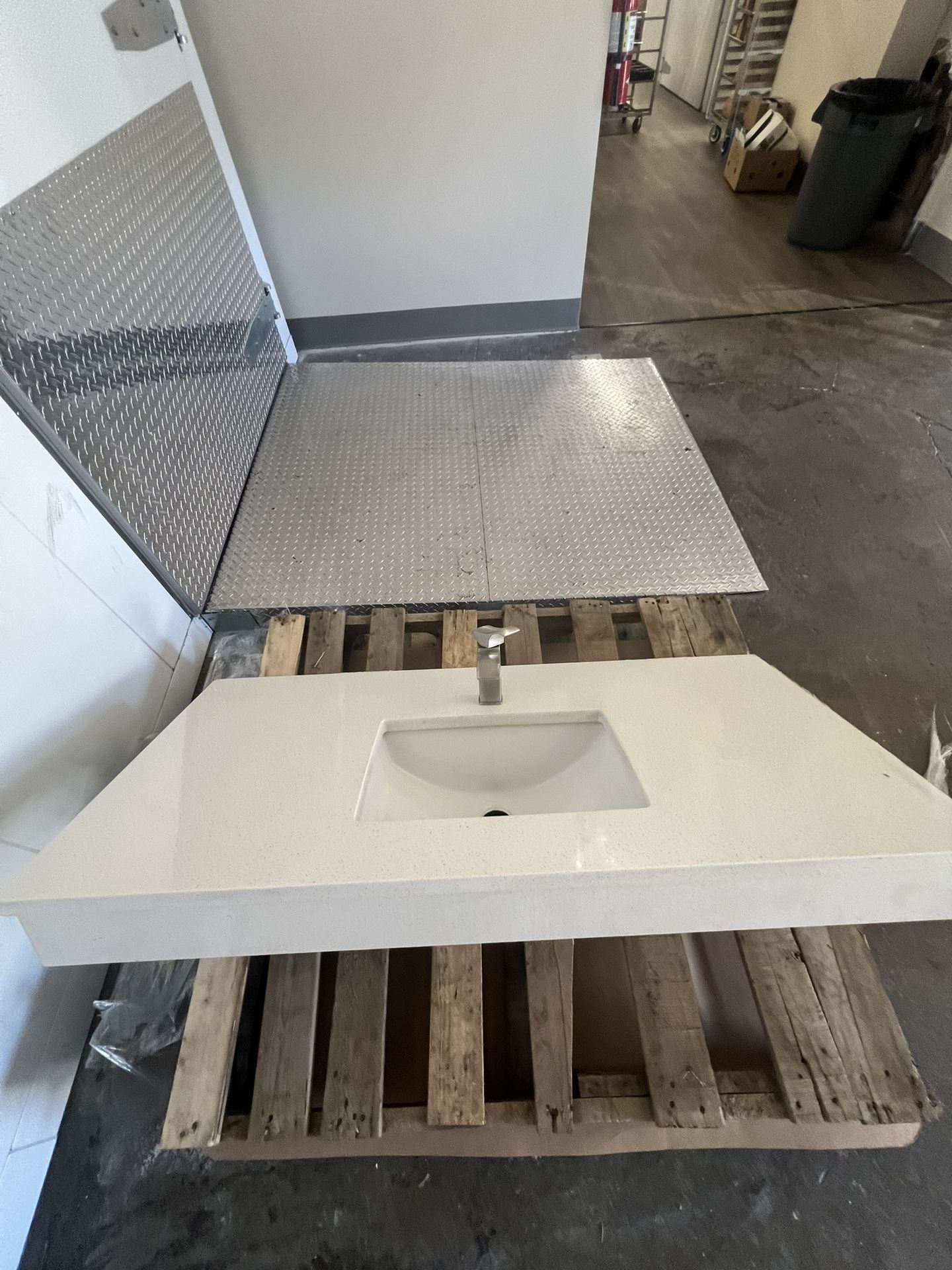 Bathroom Sink (commercial)