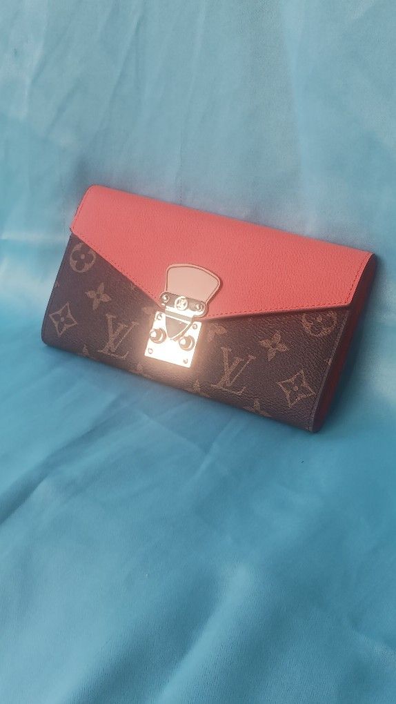 LOUIS VUITTON WALLET