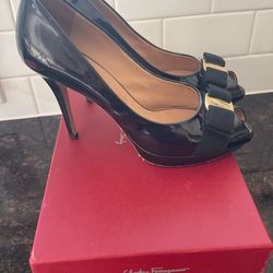 Salvatore Ferragamo Heels 7.5