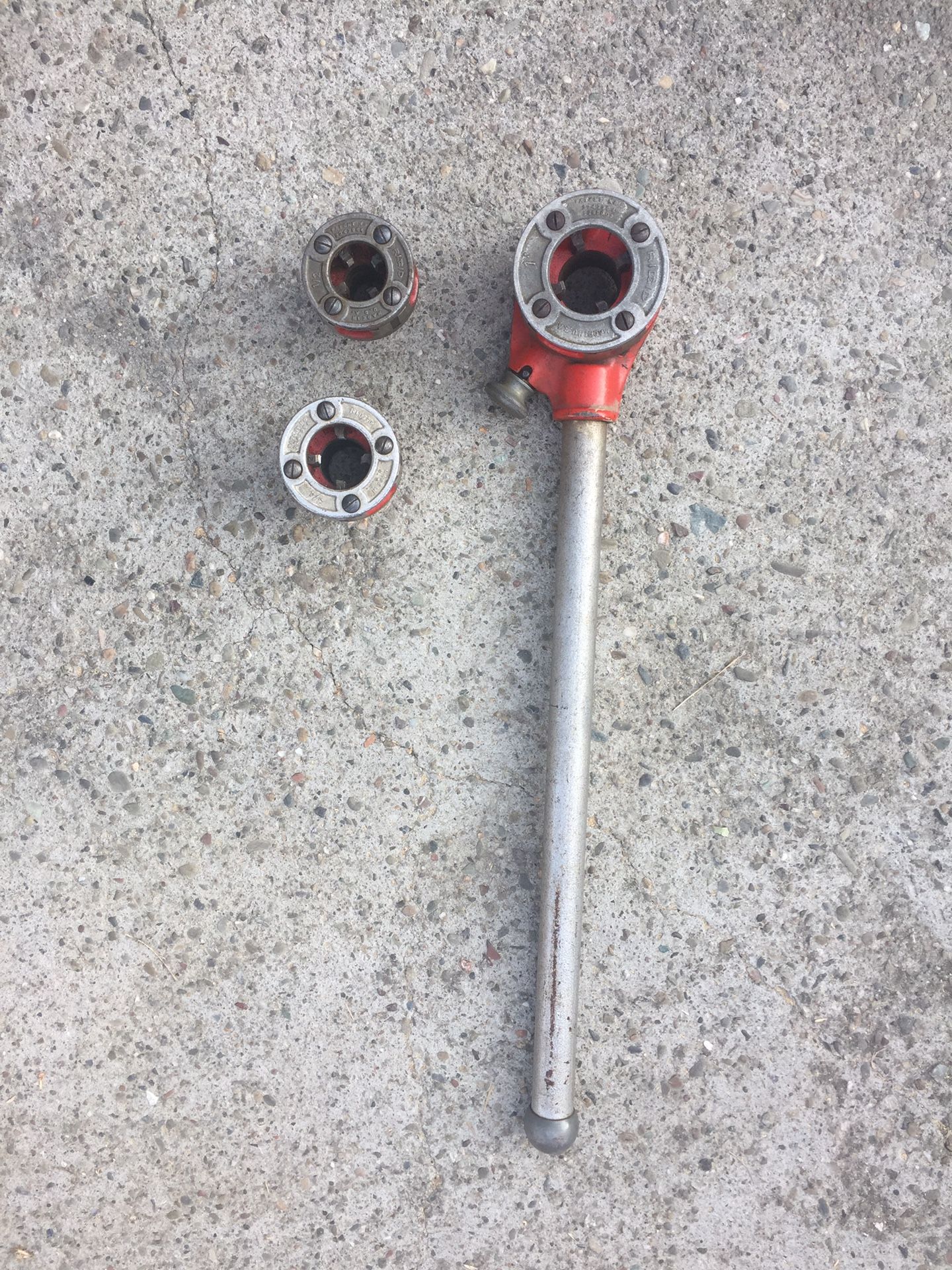 Ridgid pipe Threader Ratchet ,dies 1 inch 1/2 inch 3/8 set