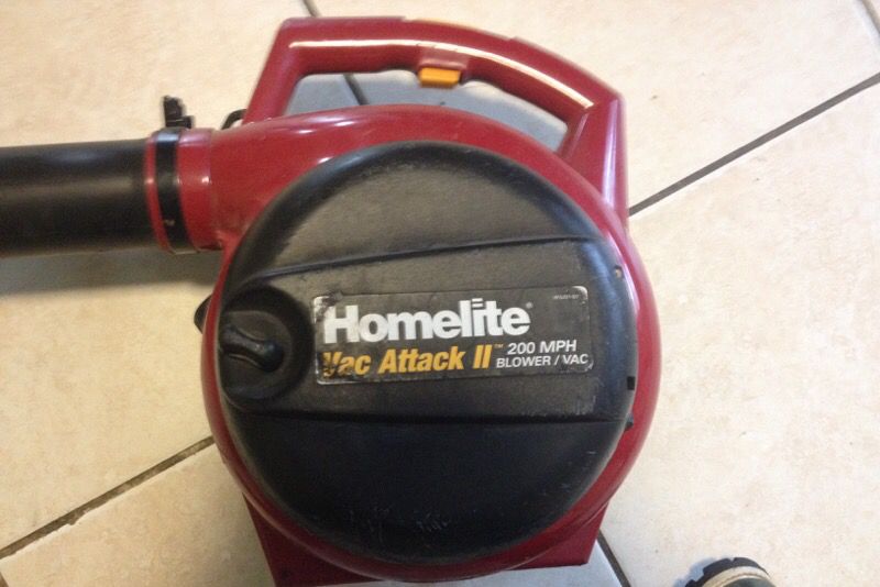 HomeLite Vac Attack II 200mph Gas Powered Leaf Blower / Vacuum