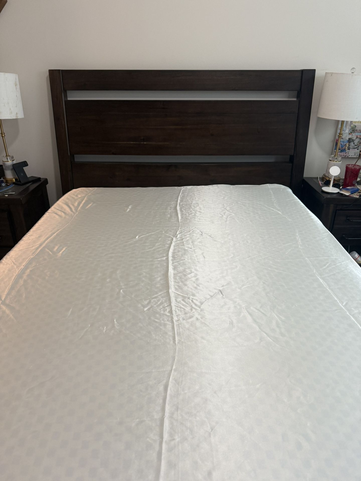 Bedroom Set (Queen)