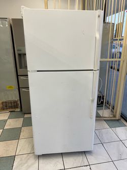 Ge refrigerator ( Delivery Available)