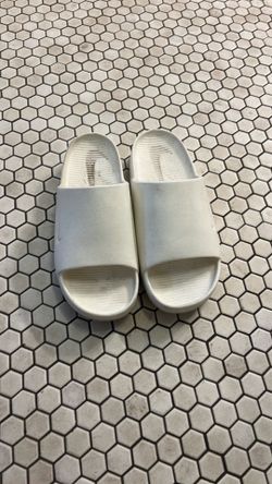 Nike slides