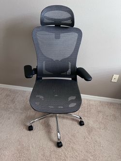 Ergonomic Adjustable Mesh Office Chair with Headrest – Black