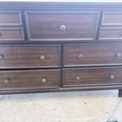 Long Dresser