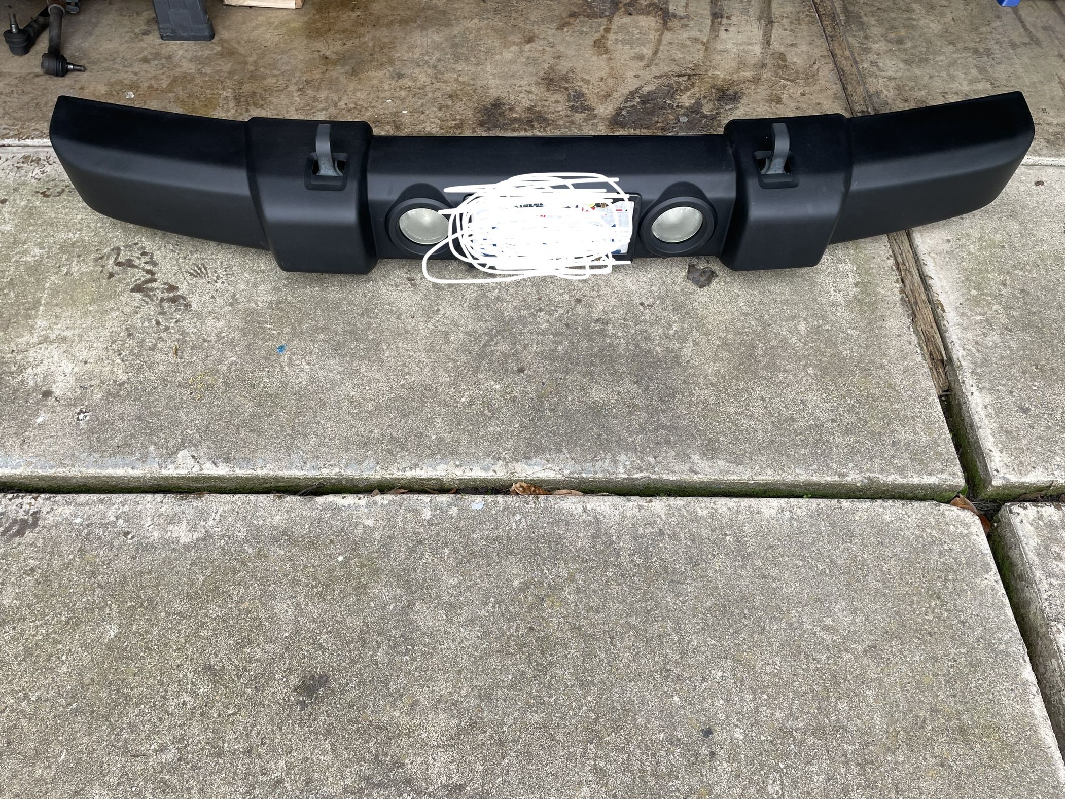 OEM Jeep JK Front Bumper (plastic Is Dark Black In Perfect Condition) 