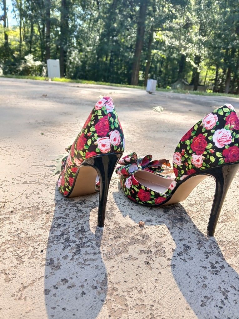 Betsey Johnson Floral Print Heels Size 7.5M – Stiletto Pumps with Bow Detail