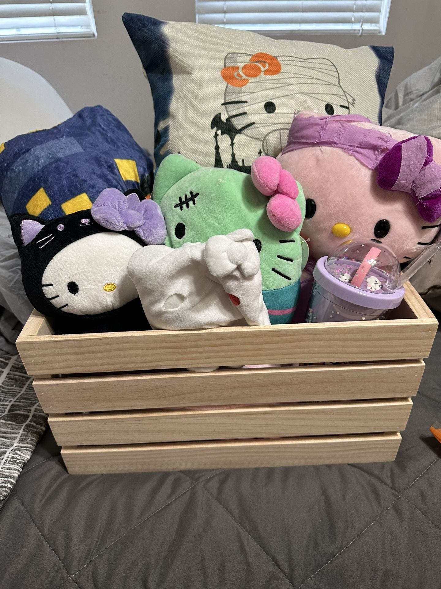Hello Kitty Boo Basket 