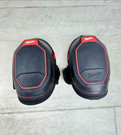 Milwaukee High Mobility Black Memory Foam Soft Knee Pads with Hook and Loop