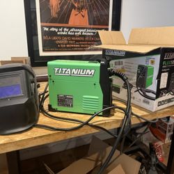 TITANIUM Easy-Flux 125 Amp Welder