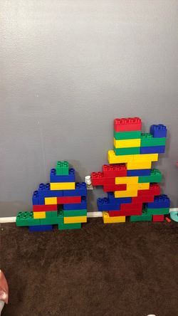Giant Leggos