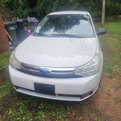 2010 Ford FOCUS SE