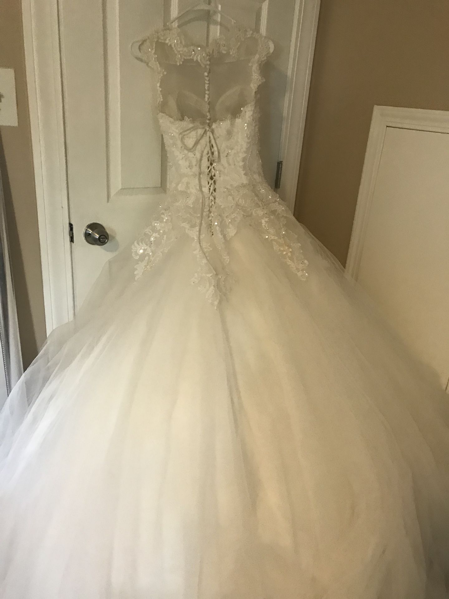 WEDDING DRESS