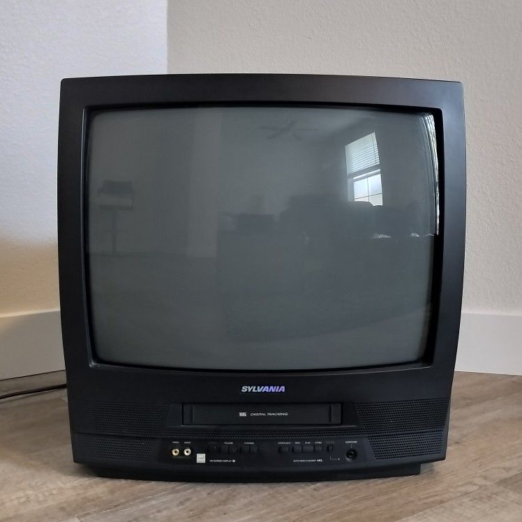 Sylvania 19" Combo CRT TV
