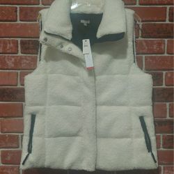 T by Talbots Faux Sherpa Shearling Cozy Warm Puffer Women's Vest 
Size L