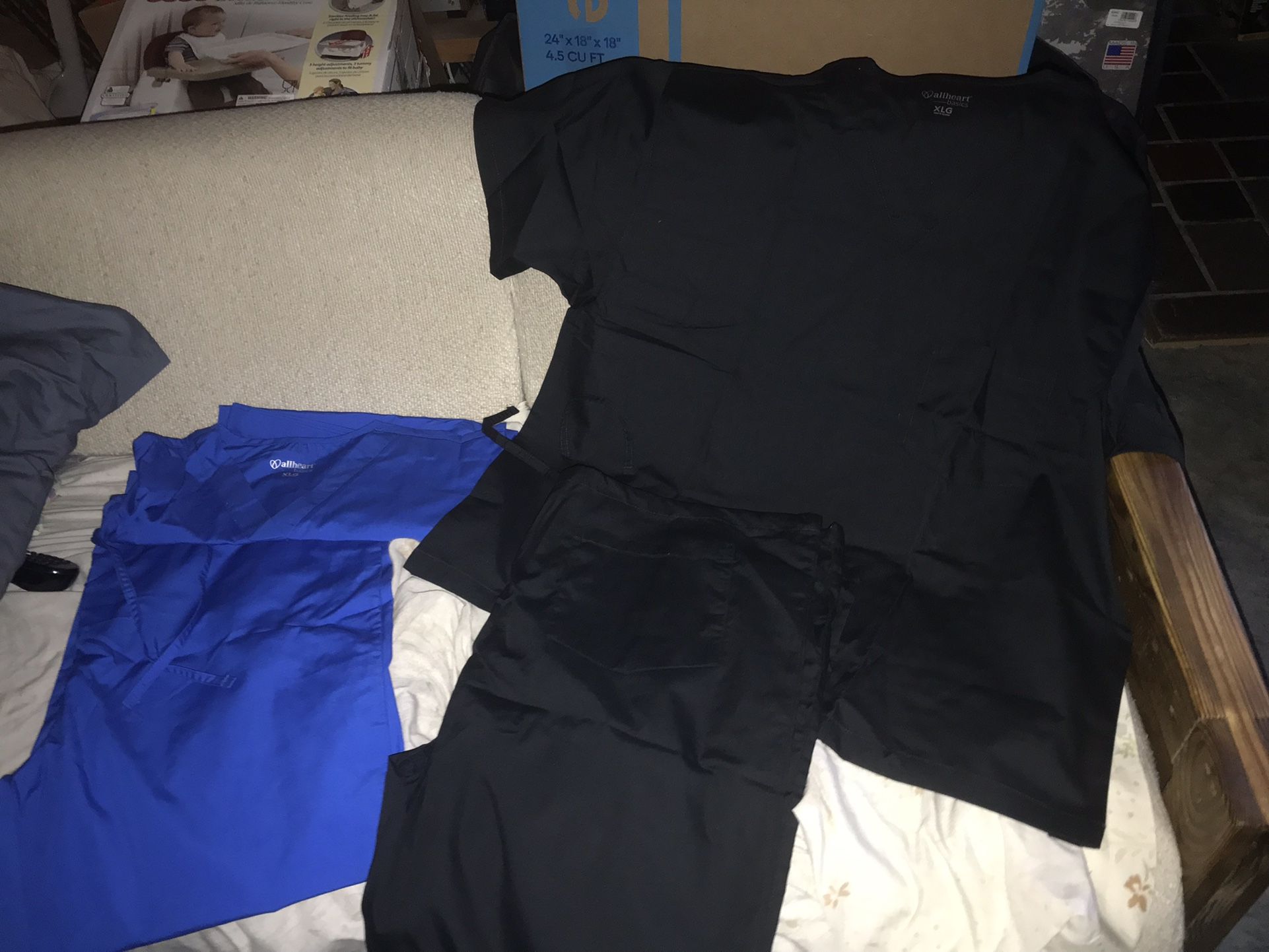 New 2 Set Of Extra Large Scrubs Tops And Bottoms Both For $30 Firm