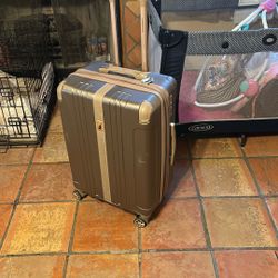 London Fog Luggage 