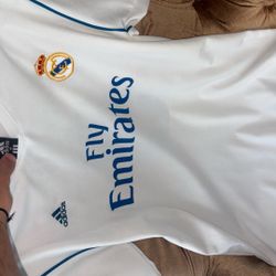 Real madrid soccer jersey 8 kroos ADULT MEDIUM