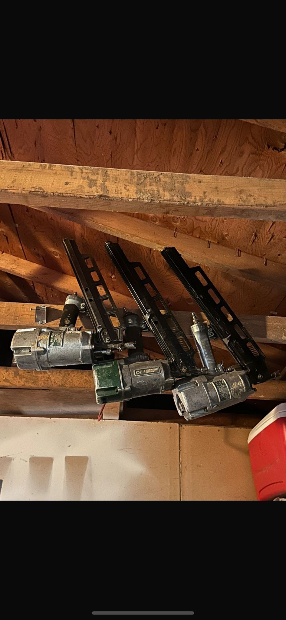 Pistolas Framing