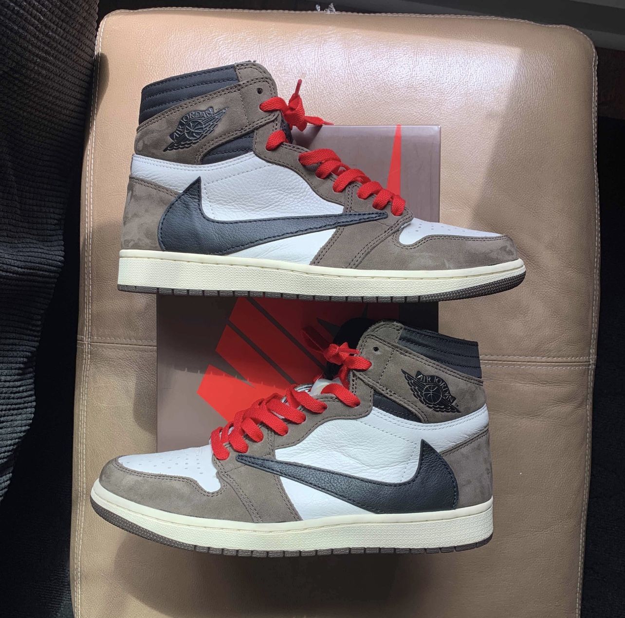 Jordan 1 Travis Scott 