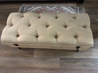 Vintaged style Storage Ottoman with Casters