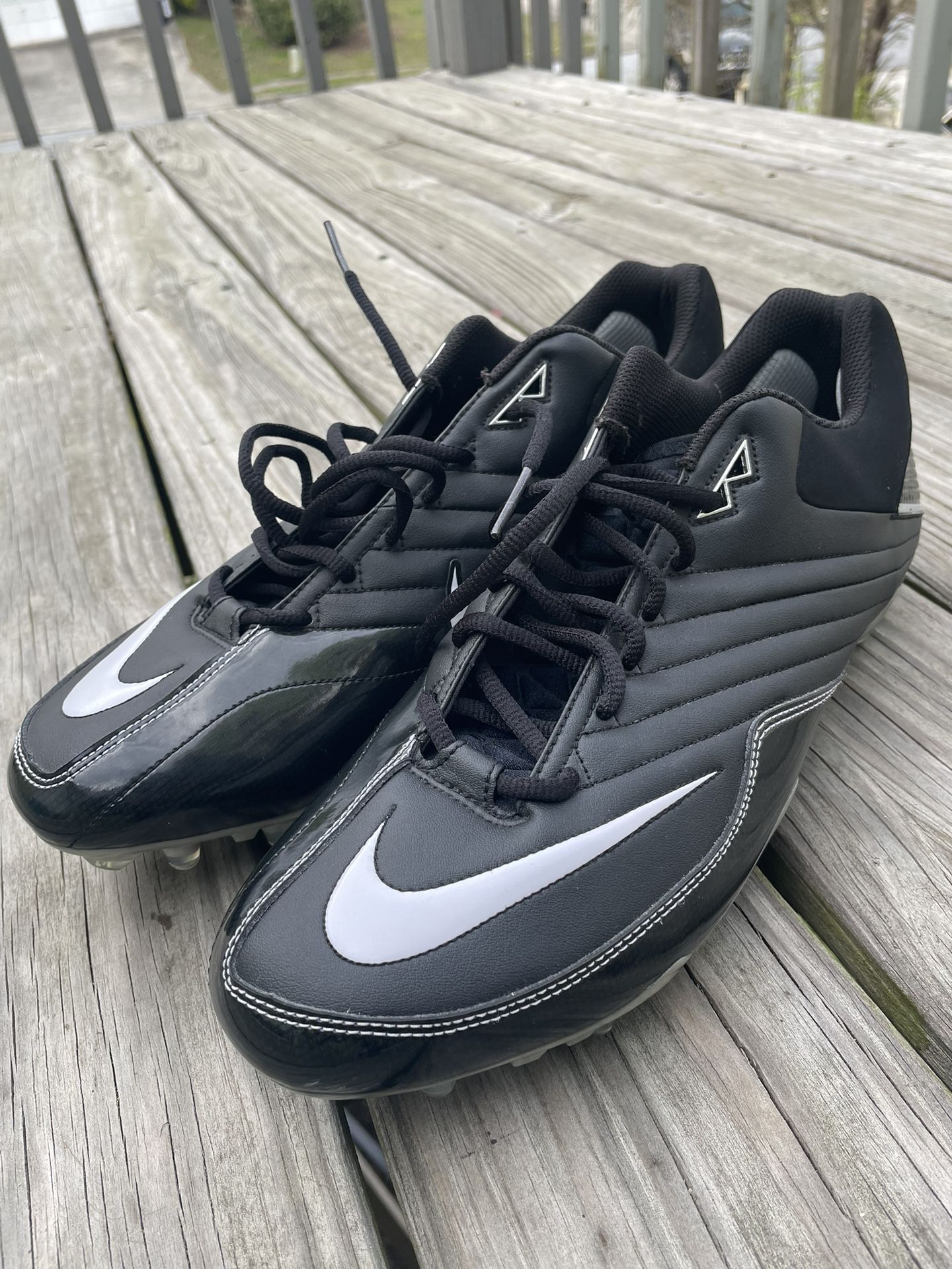 Nike Black Silver Cleats Patent Pending Menโs Size 15 new never worn