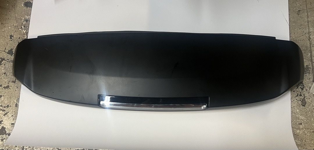 84003071 2015-2020 GMC Yukon and Yukon XL Rear Trunk Lid Lift Gate Upper Spoiler Wing Panel