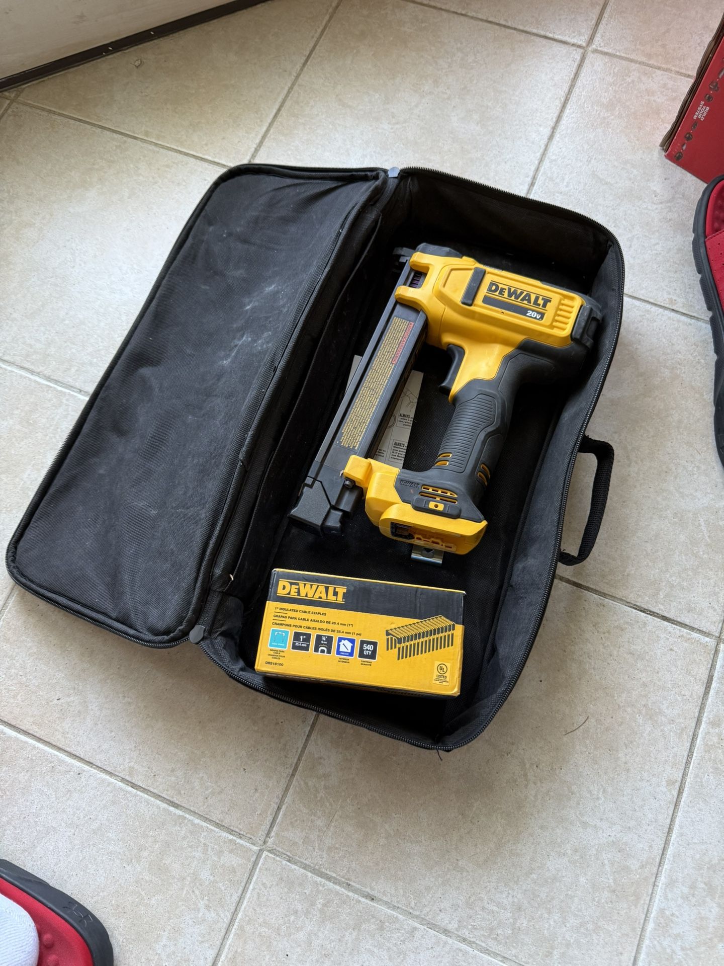 DeWalt Cable Stapler Gun 20v