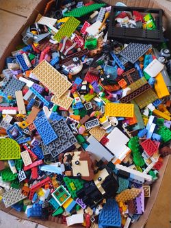Lego bulk, only the minifigures shown
