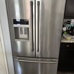 Maytag Refrigerator 26 Cubic Feet 2 Ice Makers. Water