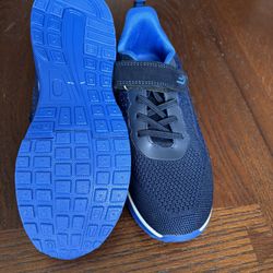 Nike Boys Shoes Size 4