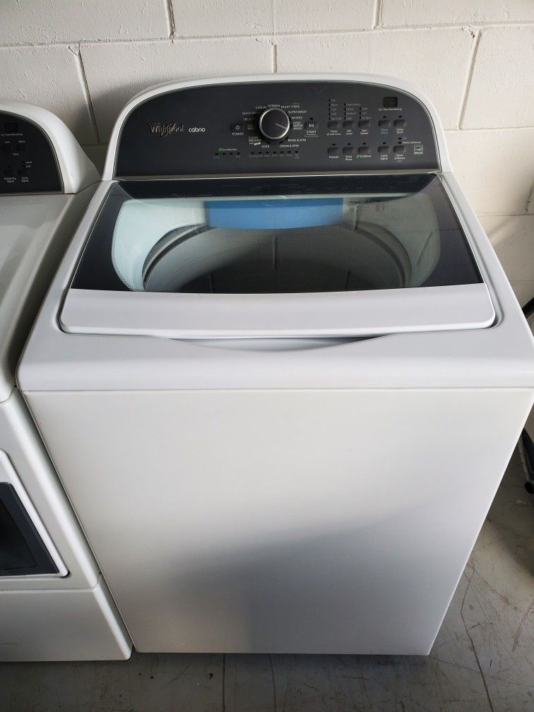 washer dryer Whirpool in excellent condition new model for Sale in