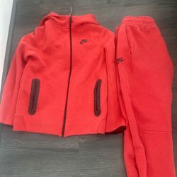 Nike Tech Set