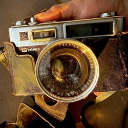 YASHICA Electro 35 Camera