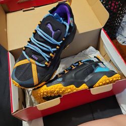 Puma Big Kids Size 5 Sneakers