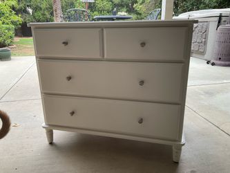 White 4-Drawer Dresser