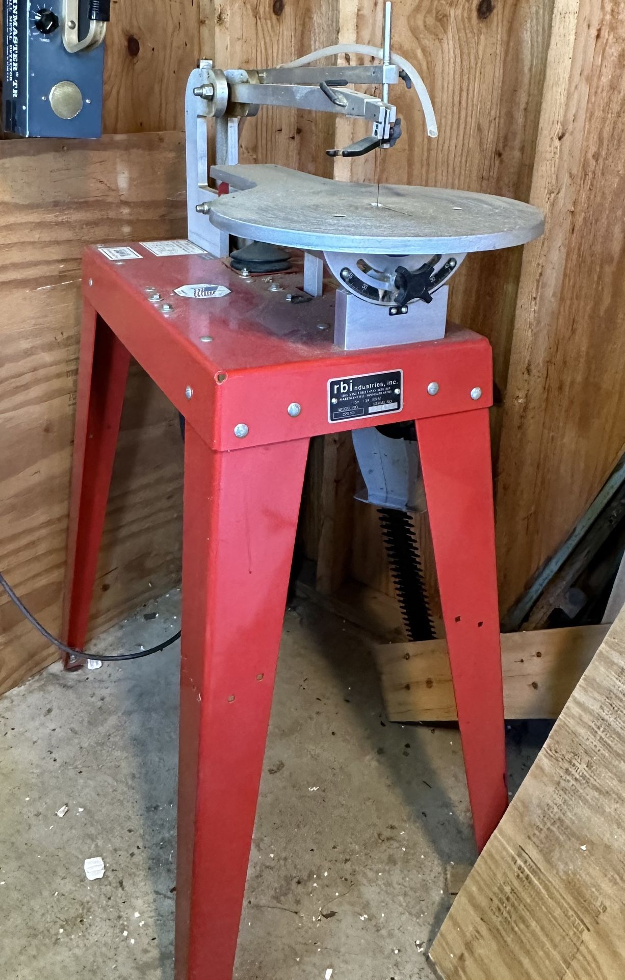 RBI HAWK PRECISION SCROLL SAW, 20" MODEL 220 VARIABLE SPEED WITH STAND for Sale in Richmond