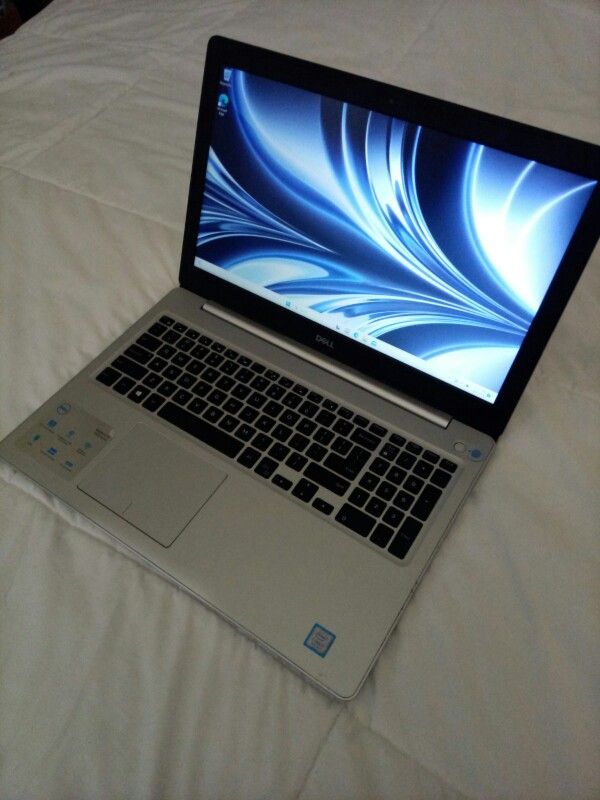 Dell Laptop i7 Windows 11 1tb Hd 8gb Ram. Touch Screen Charger Included