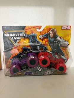 Monster Jam Black Panther vs Winter Soldier 1:64