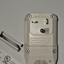 Never used Window ac 12200btu cooling 10800btu heating 230v plug - $675