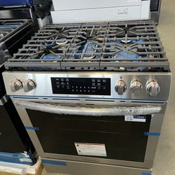 Frigidaire Gallery 30” Gas Slide In Range 