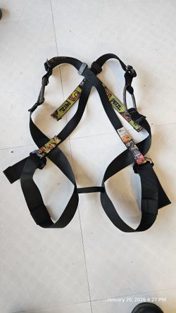 Petzl Simba climbing harness