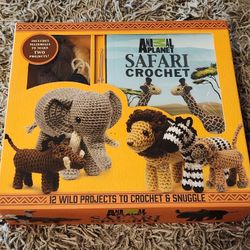 Animal Planet Safari Crochet Book / Yarn Kit - Like New