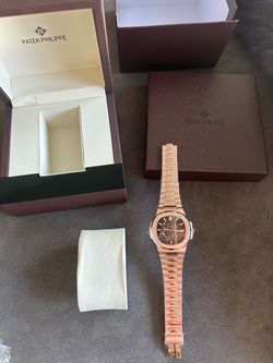 Men’s gold watch